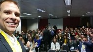 Randy Knaflic of Jawbone takes an on-stage selfie at the People Analytics conference