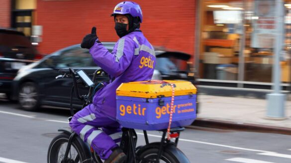 Getir deliver worker e-bike