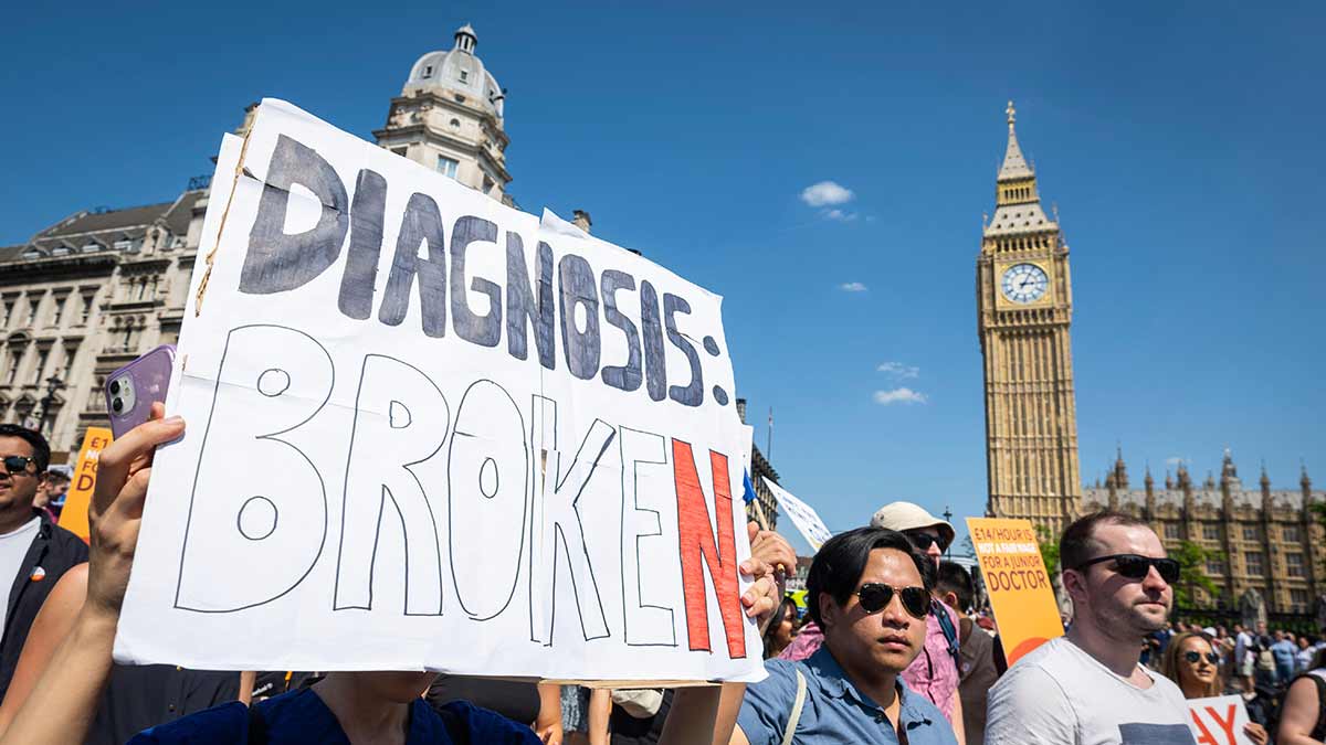 Junior Doctors In England Announce Five Day Strike In July