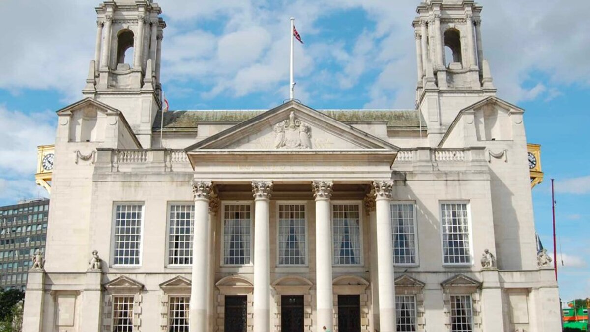 Leeds City Council selects MHR for HR and payroll systems