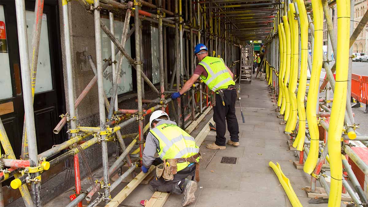 Construction firms urged to sign mental health ‘pledge’ this winter