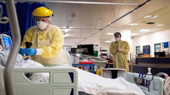 ICU nurses on a ward during the Covid-19 pandemic