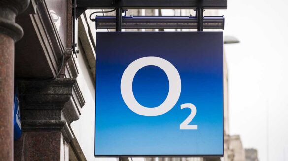 An O2 shop sign