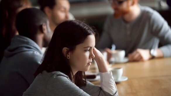 Micro-incivilities: A woman is excluded from a conversation