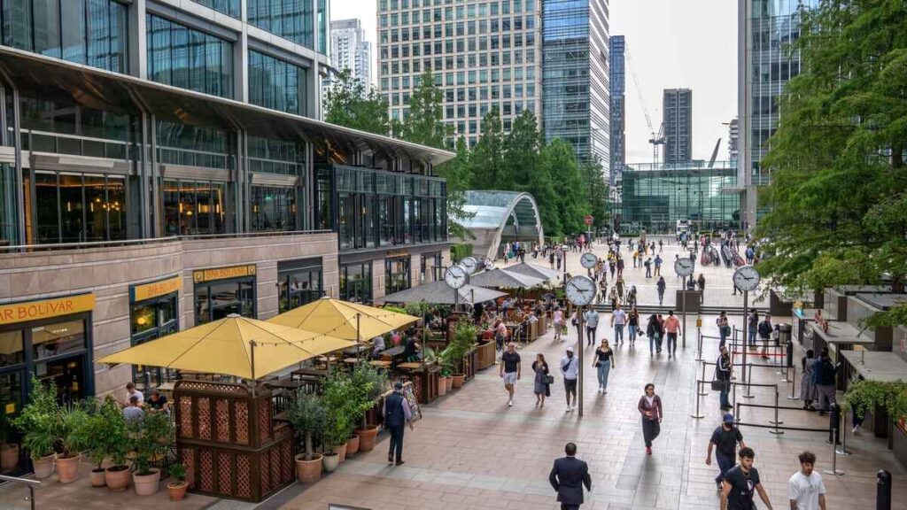 Commuters in the UK in summer. City