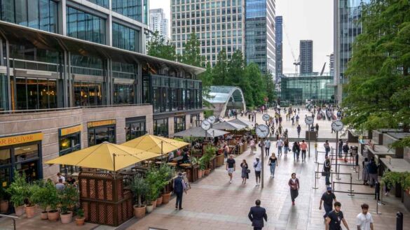 Commuters in the UK in summer. City